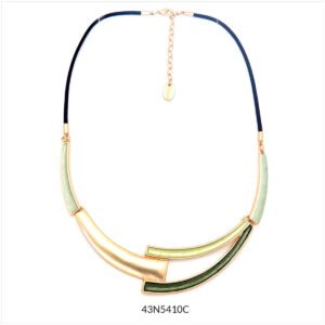 Collier Holly